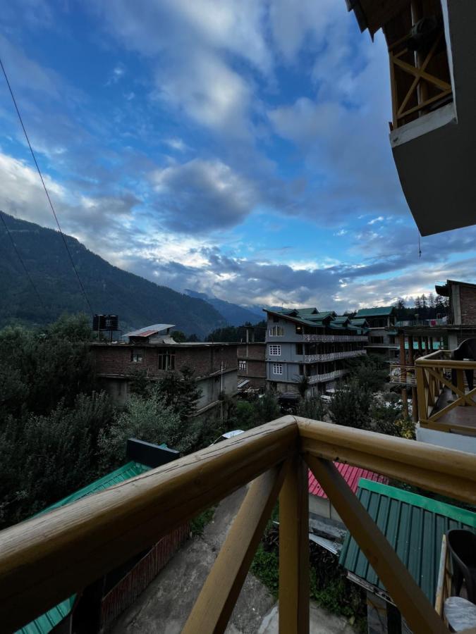 Yolo Backpackers - Manali Hostel Εξωτερικό φωτογραφία