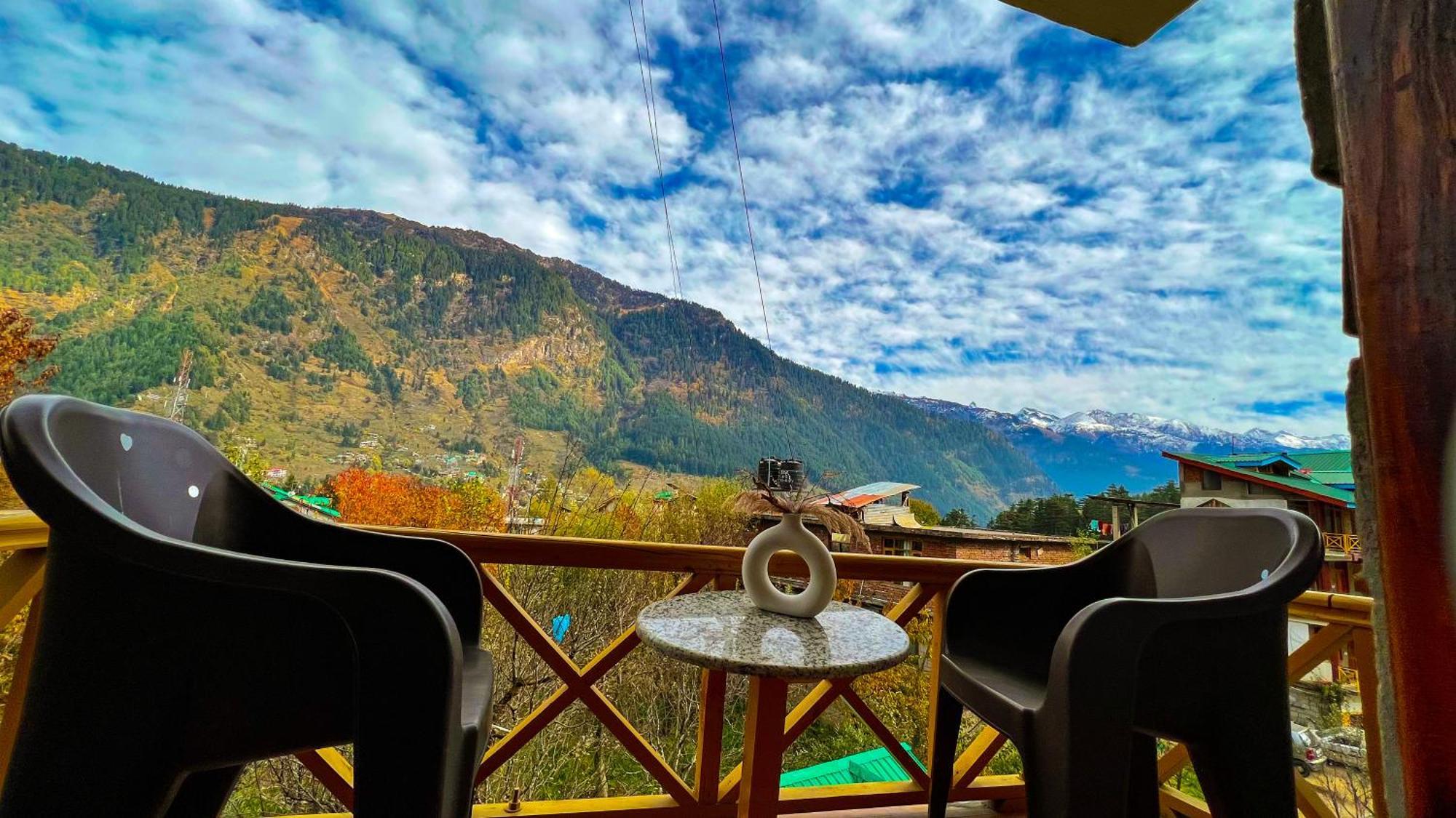 Yolo Backpackers - Manali Hostel Εξωτερικό φωτογραφία