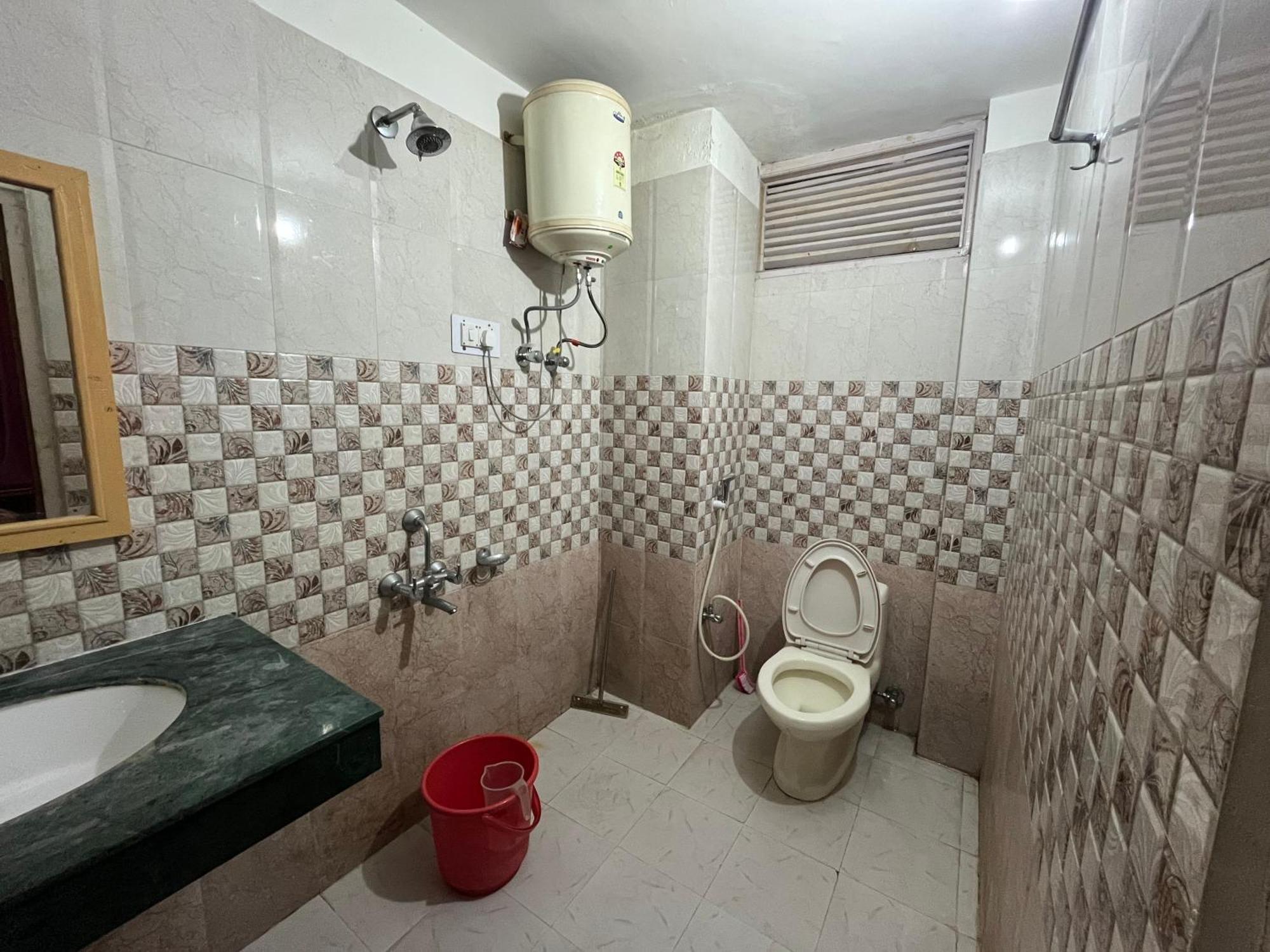 Yolo Backpackers - Manali Hostel Εξωτερικό φωτογραφία